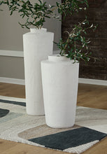 Load image into Gallery viewer, Flurinworth Floor Vase