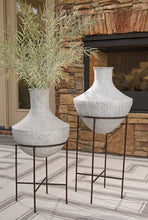 Load image into Gallery viewer, Estonbank Floor Vase